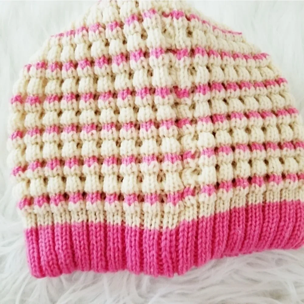 Sweet little winter hat.